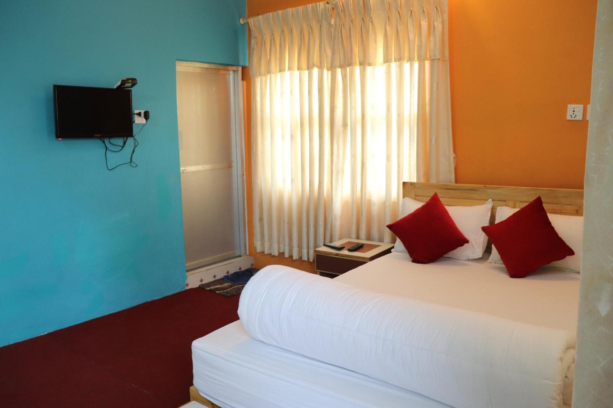 Hotel Young'S Stupa Ranipauwa ภายนอก รูปภาพ