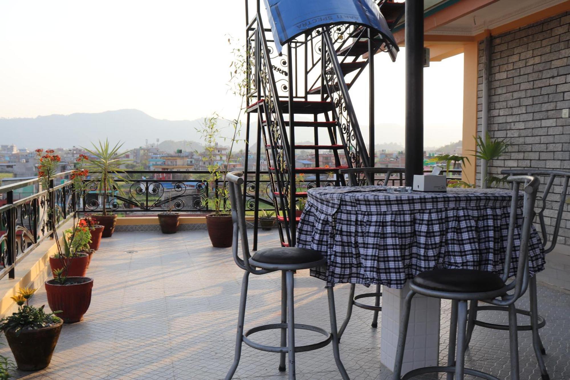 Hotel Young'S Stupa Ranipauwa ภายนอก รูปภาพ