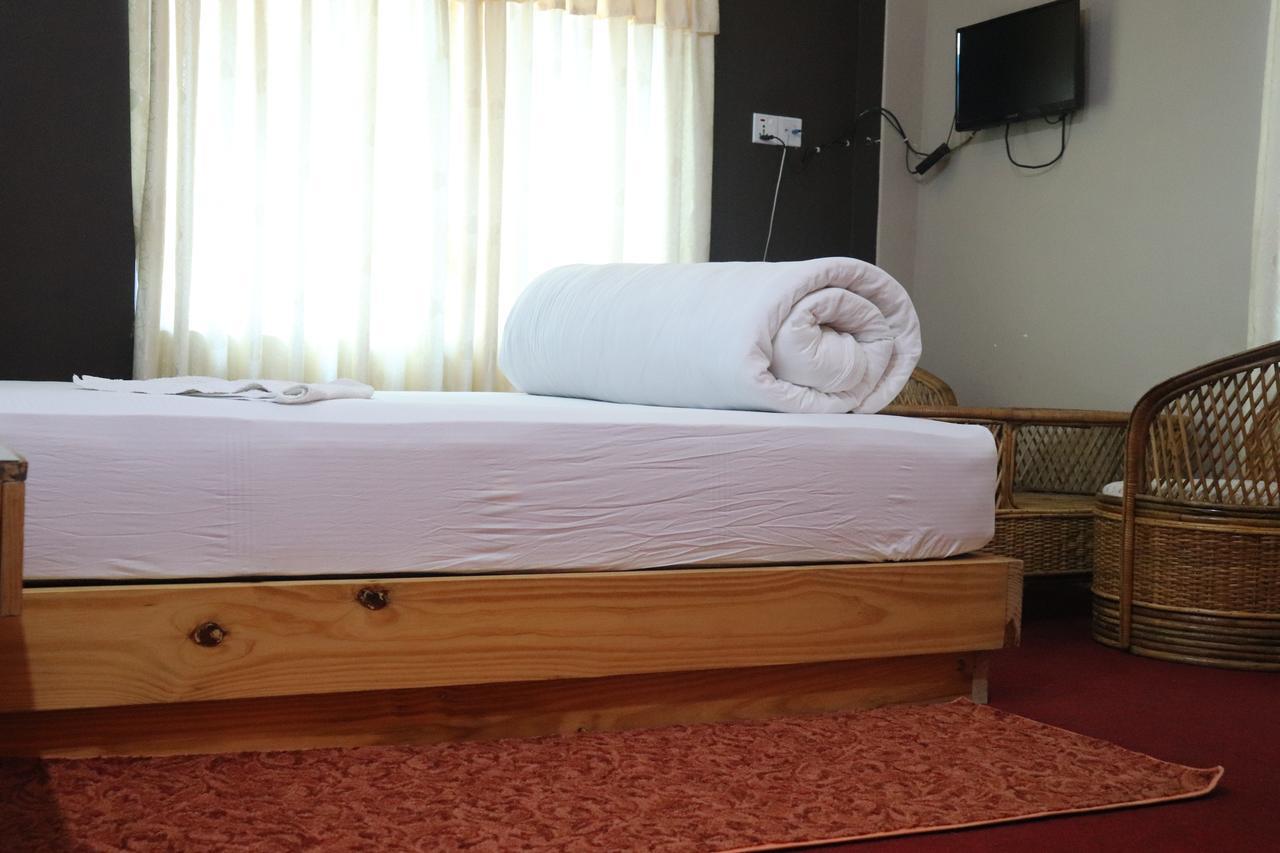 Hotel Young'S Stupa Ranipauwa ภายนอก รูปภาพ